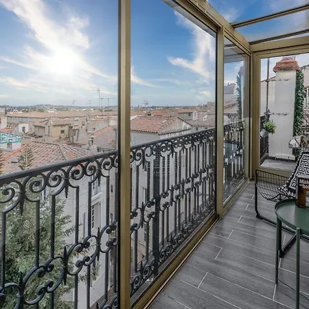 La Terrasse, Vue Sur Les Toits De